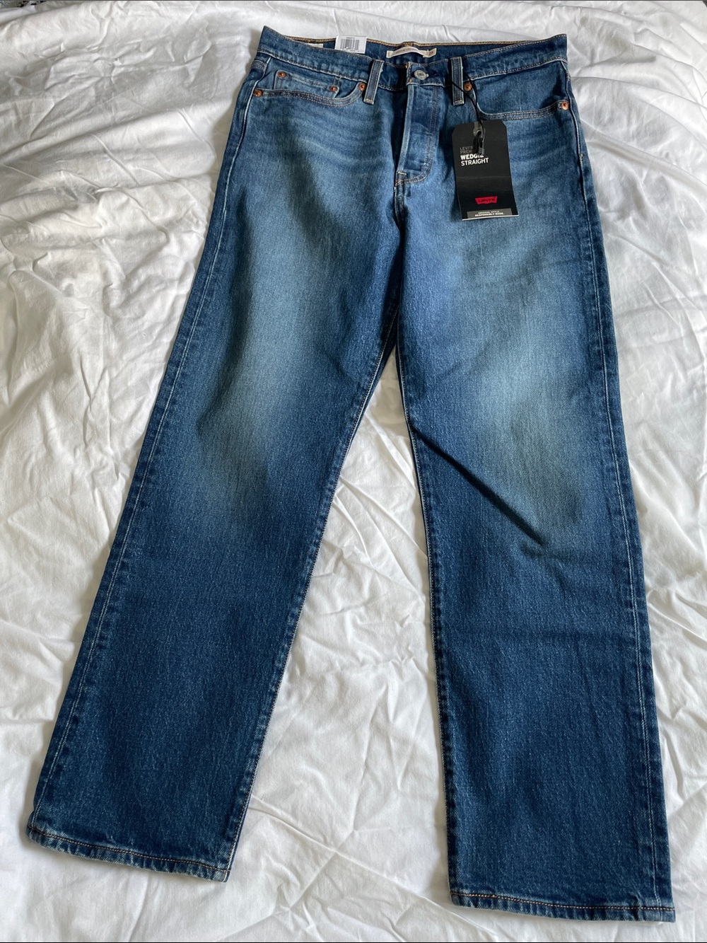 Levi's Women's Straight Leg Jeans in Medium Blue